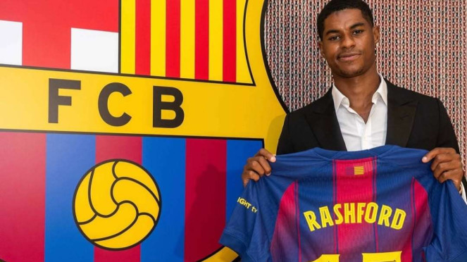Pemain Barcelona Marcus Rashford, Kiper Arsenal Kepa Arrizabalaga, Bukayo Saka cetak gol ke gawang AC Milan, Liverpool FC menggelar latihan di tur pra musim Hong Kong Football Festival, Pemain Barcelona Marcus Rashford