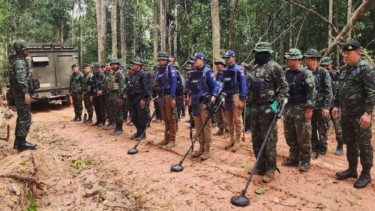 Militer Thailand melakukan inspeksi ranjau darat yang dipasang Kamboja, Awal Mula Perselisihan, Picu Gejolak Politik di Thailand , Perdana Menteri (PM) Thailand Paetongtarn Shinawatra , Sengketa Perbatasan Picu Ketegangan