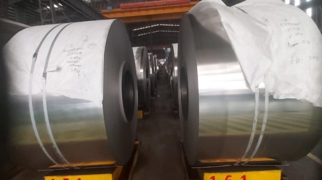 Gulungan stainless steel dari olahan nikel di kawasan IMIP Morowali, Kawasan Indonesia Morowali Industrial Park (IMIP), Klaster Pengolahan Nikel, Proses pengolahan bijih nikel di smelter IMIP Morowali, Hilirisasi dan Jargon K3, Proses pengolahan pig iron di PT Denxin Steel di kawasan IMIP, Stainless Steel Berkualitas Tinggi, Gulungan stainless steel dari olahan nikel di kawasan IMIP Morowali, Truk EV pengangkut material nikel di IMIP sedang mengganti baterai, Klaster Baterai EV dan Rahasia Produksi