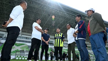 Gubernur Sumatera Utara Bobby Nasution tinjau Stadion Susu