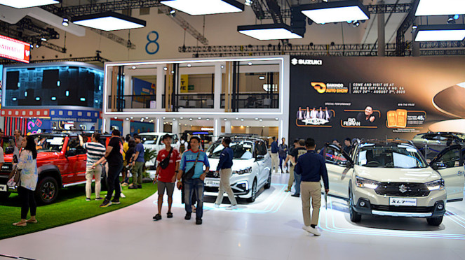 Booth Suzuki di GIIAS 2025, Booth Toyota di GIIAS 2025, Banjir Merek Baru, Persaingan Semakin Ketat, Toyota: Fokus pada Value, Bukan Harga Murah, Suzuki Sependapat, Booth Suzuki di GIIAS 2025, Perang Harga Dinilai Tidak Sehat
