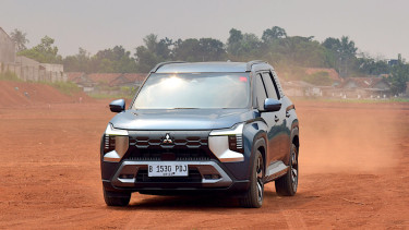 Mitsubishi Destinator., Desain Eksterior: Gagah, Modern, dan Futuristik, Mitsubishi Destinator, Interior: Kabin Luas dan Premium untuk 7 Penumpang, Spesifikasi Lengkap Mitsubishi Destinator 2025