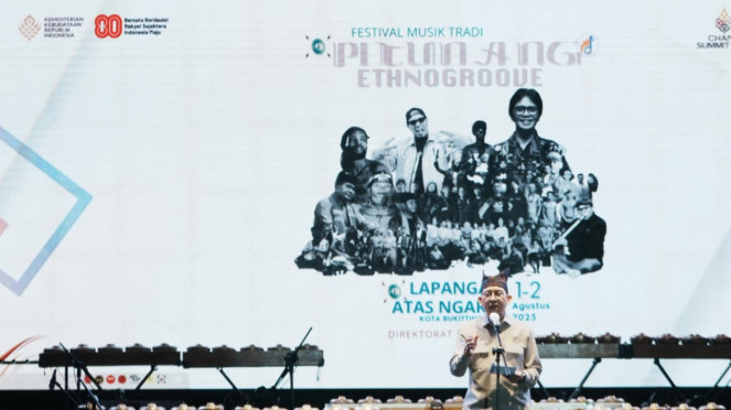Menteri Kebudayaan Fadli Zon di festival Pitunang Ethnogroove 2025  