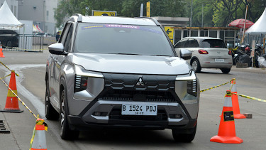 Mitsubishi Destinator di area test drive GIIAS 2025
