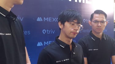 Pendiri dan Kepala Eksekutif Triv Gabriel Rey (tengah).