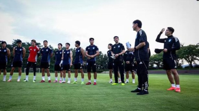 Shin Tae-yong pimpin latihan Ulsan HD, Komentar kocak netizen usai Jay Idzes bergabung ke Sassuolo, Jay Idzes resmi gabung Sassuolo, Shin Tae-yong pimpin latihan Ulsan HD, Jay Idzes resmi bergabung dengan Sassuolo, Jay Idzes resmi bergabung dengan Sassuolo