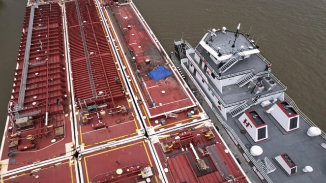 Helikopter jatuh menimpa kapal di Mississipi AS