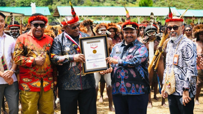 Upacara pembukaan Festival Budaya Lembah Baliem 2025