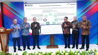 Komisaris Utama PT Pertamina (Persero) Mochamad Iriawan (tiga kiri).