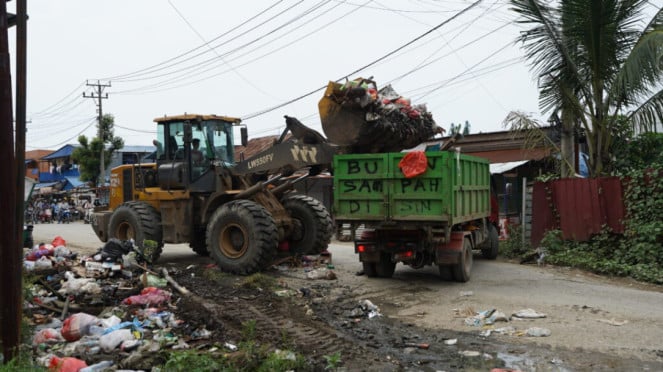 Sampah berserakan di Desa Labota, Bahodopi, Morowali