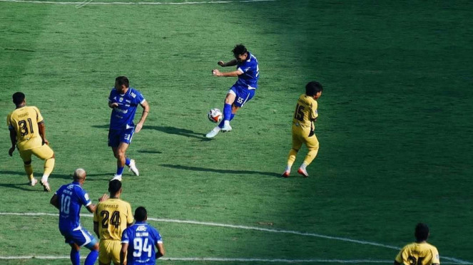 Duel Persib Bandung vs Semen Padang FC, Pemain Timnas Indonesia U-17, Pelatih Timnas Indonesia, Patrick Kluivert, Duel Persib Bandung vs Semen Padang FC, Putra Cristian Gonzales, Mike Gonzalez, Komentar kocak netizen usai Jay Idzes bergabung ke Sassuolo