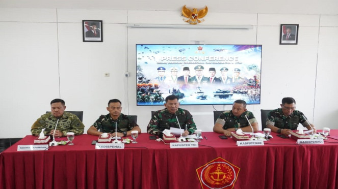 Kapuspen TNI Mayjen TNI Kristomei Sianturi bersama Kadispen AD, AL dan AU