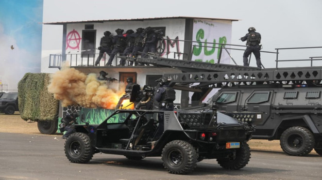 Gelar Pasukan Operasional dan Kehormatan Militer di Pusdikpassus Batujajar