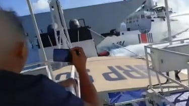 Kapal AL China dan penjaga pantai China tabrakan di perairan Filipina