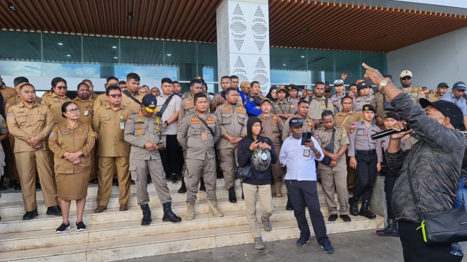 Masyarakat adat wilayah Tanah Tabi geruduk kantor Gubernur Papua