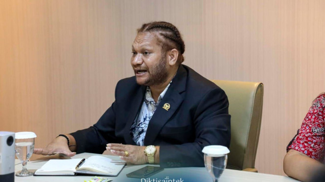 Anggota DPD RI Paul Finsen Mayor