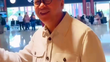 CEO Danantara, Rosan Roeslani, saat hendak bertolak ke Makkah, Arab Saudi.
