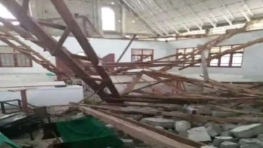 Bangunan gereja di Poso Sulteng ambruk terdampak gempa bumi, 17/8