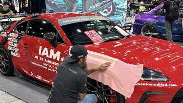 Ilustrasi Lap Cat Mobil