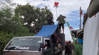 Detik-detik Peserta Karnaval di Brebes Tewas Jatuh dari Atas Sound Horeg