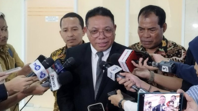Calon hakim MK, Inosentius Samsul