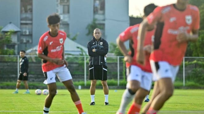 Pelatih Timnas Indonesia U-17 Nova Arianto, Pemain Persib Bandung, Pelatih Timnas Indonesia U-17 Nova Arianto, Timnas Tanjung Verde, Gelandang Persib Bandung, Thom Haye, Ole Romeny, Indonesia vs China di Kualifikasi Piala Dunia 2026