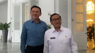Gubernur Jakarta Pramono Anung dan Basuki Tjahaja Purnama (Ahok) di Balai Kota