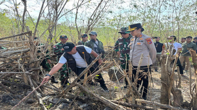 Kapolres Timor Tengah Utara, AKBP Eliana Papote mengecek lokasi bentrok