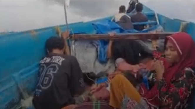 Ibu hamil di Seram Bagian Timur, Maluku, harus dievakuasi ke RSUD via laut