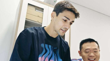 Pemain Persib Bandung, Federico Barba, 1. 3 Isyarat Kuat Federico Barba Tinggalkan Persib, Bobotoh Bakal Mewek, 2. Judika Buat Lagu ‘Kusedang Sayang-Sayangnya’ untuk Shin Tae-yong, Ungkap Rasa Kehilangan, 3. Persija Belum Pikirkan Persib, Mauricio Souza Minta Tim Fokus Total Lawan Persijap, 4. Persib Intip Igor Sergeev, Striker Tajam Timnas Uzbekistan dengan Riwayat Cedera Panjang