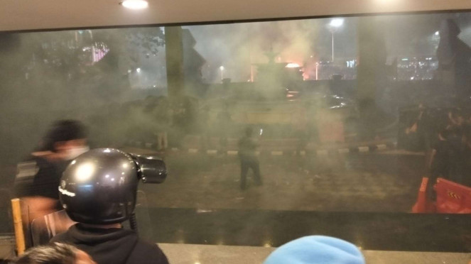 Aksi demo di Mapolda Metro Jaya.