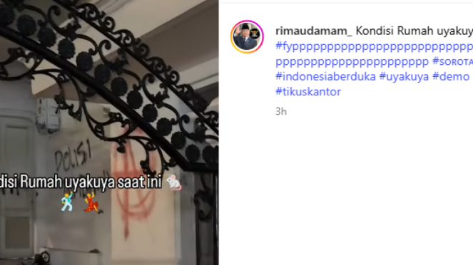 Penampakan bagian depan rumah Uya Kuya