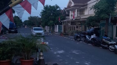 Jalan komplek kediaman Menteri Keuangan Sri Mulyani di Bintaro
