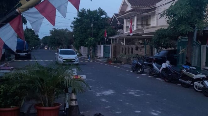 Jalan komplek kediaman Menteri Keuangan Sri Mulyani di Bintaro