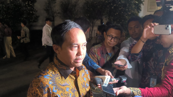 Sekjen PSI, Raja Juli Antoni di Kompleks Istana Kepresidenan 