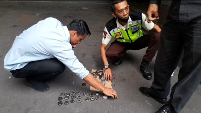 Petugas Securiti temukan 40 selongsong gas air mata di Kampus Unisba Bandung