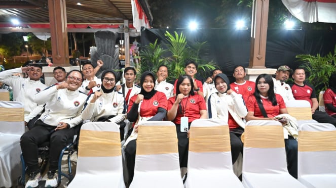 Malam tasyakuran penghargaan Senny Marbun