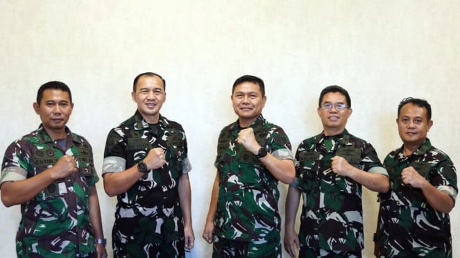Kepala Pusat Penerangan Mabes TNI, Brigjen (Mar) TNI Freddy Ardianzah (Kedua dari kiri)