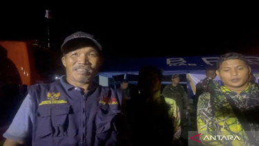 Remisor (kiri) yang melihat bangkai helikopter hilang kontak di Kalsel