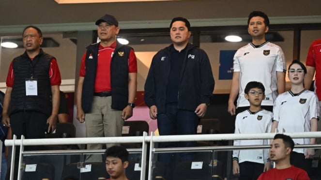 Ketua Umum PSSI Erick Thohir, Miguel Almiron mirip Raditya Dika, Pelatih Timnas Lebanon, Miodrag Radoluvic (kiri) , Ketua Umum PSSI Erick Thohir, Pemain Timnas Indonesia U-23 Arkhan Fikri rayakan gol ke gawang Makau, Pelatih Timnas Indonesia, Patrick Kluivert (kiri)