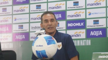 Pelatih Timnas Indonesia U-23, Gerald Vanenburg, Miguel Almiron mirip Raditya Dika, Pelatih Timnas Lebanon, Miodrag Radoluvic (kiri) , Ketua Umum PSSI Erick Thohir, Pemain Timnas Indonesia U-23 Arkhan Fikri rayakan gol ke gawang Makau, Pelatih Timnas Indonesia, Patrick Kluivert (kiri)