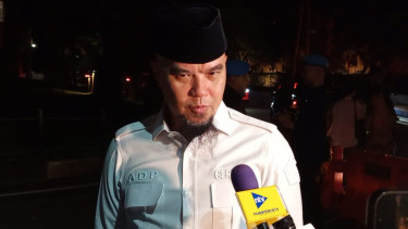 Anggota DPR Fraksi Gerindra Ahmad Dhani merapat ke rumah Presiden RI sekaligus Ketua Umum Partai Gerindra, Prabowo Subianto di Kertanegara, Jakarta Selatan