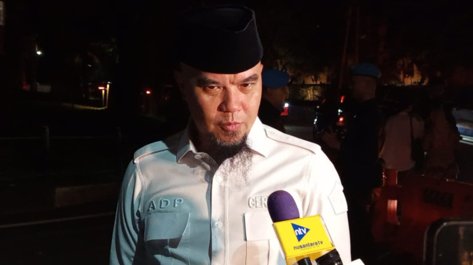 Anggota DPR Fraksi Gerindra Ahmad Dhani merapat ke rumah Presiden RI sekaligus Ketua Umum Partai Gerindra, Prabowo Subianto di Kertanegara, Jakarta Selatan