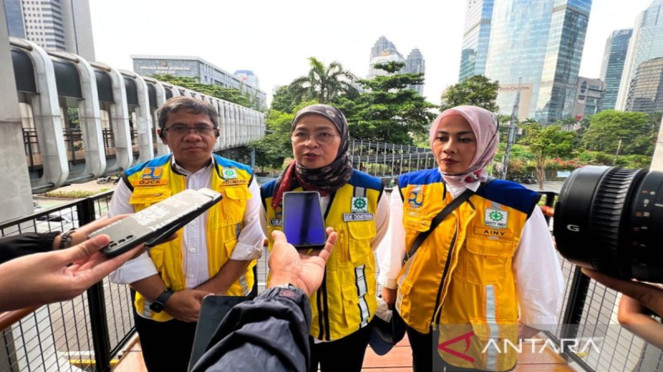 Direktur Jenderal Cipta Karya Kementerian PU Dewi Chomistriana (tengah)