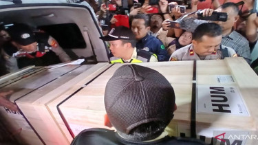 Jenazah Zetro Leonardo Purba, staf KBRI Lima yang tewas ditembak tiba di RI