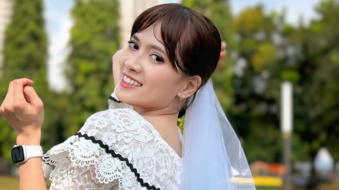 Chika Jessica., 1. Cathy, 2. Agnez Mo, 3. Kalina Ocktaranny, 4. Titi Radjo Bintang, 5. Vicky Shu, 6. Nycta Gina, 7. Chika Jessica