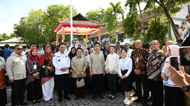 Gibran tinjau program MBG bersama Titiek Soeharto di Batam