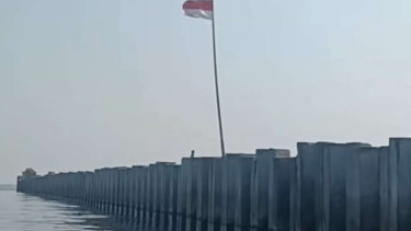 Tanggul beton Cilincing, Jakarta Utara jebol