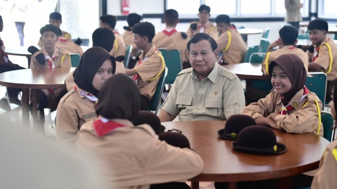 Presiden Prabowo tinjau sekolah rakyat Margaguna, Jakarta Selatan