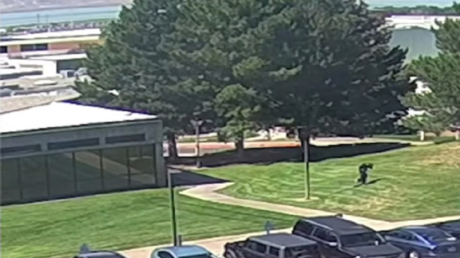 FBI merilis foto terduga pelaku penembakan aktivis Charlie Kirk di Utah